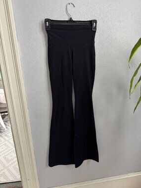 Aritzia TNAction Flared Leggings